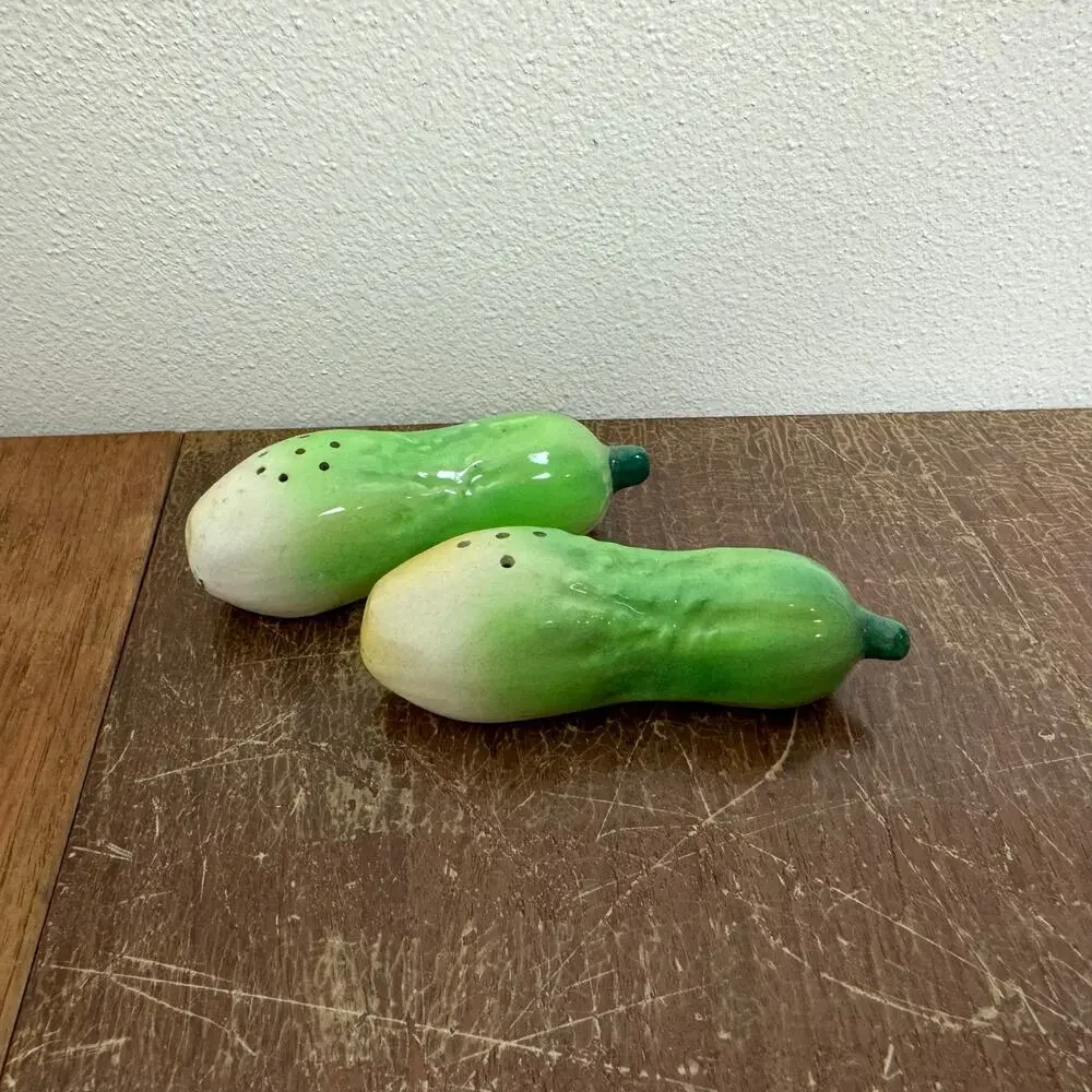 Japan VINTAGE Green Cucumber Porcelain Salt and Pepper‎ Shakers